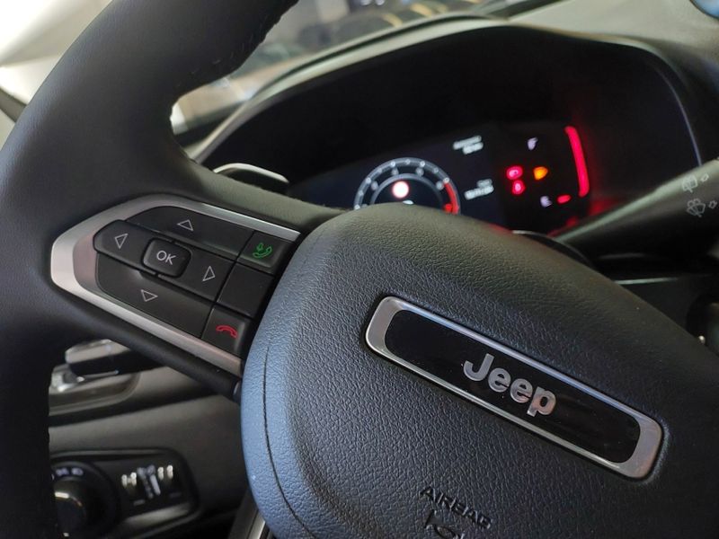JEEP RENEGADE 1.3 T270 TURBO FLEX LONGITUDE AT6 2023/2024 BETIOLO NOVOS E SEMINOVOS LAJEADO / Carros no Vale
