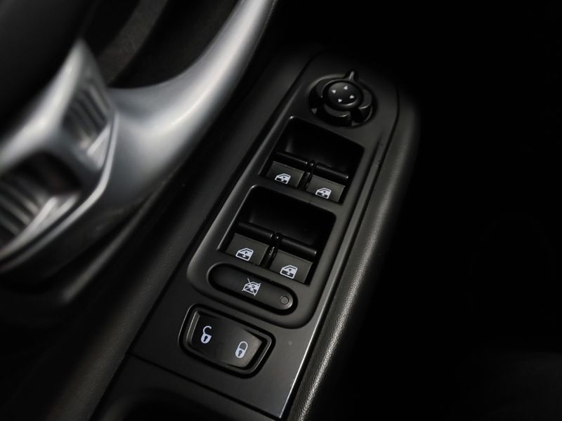 JEEP RENEGADE 1.3 T270 TURBO FLEX LONGITUDE AT6 2022/2023 BETIOLO NOVOS E SEMINOVOS LAJEADO / Carros no Vale