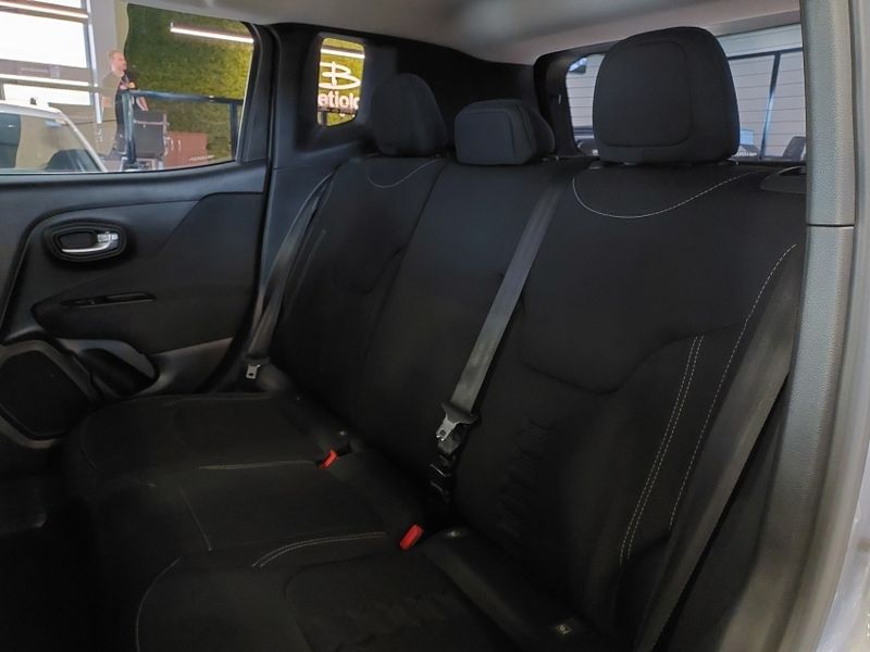 JEEP RENEGADE 1.3 T270 TURBO FLEX SPORT AT6 2022/2022 BETIOLO NOVOS E SEMINOVOS LAJEADO / Carros no Vale