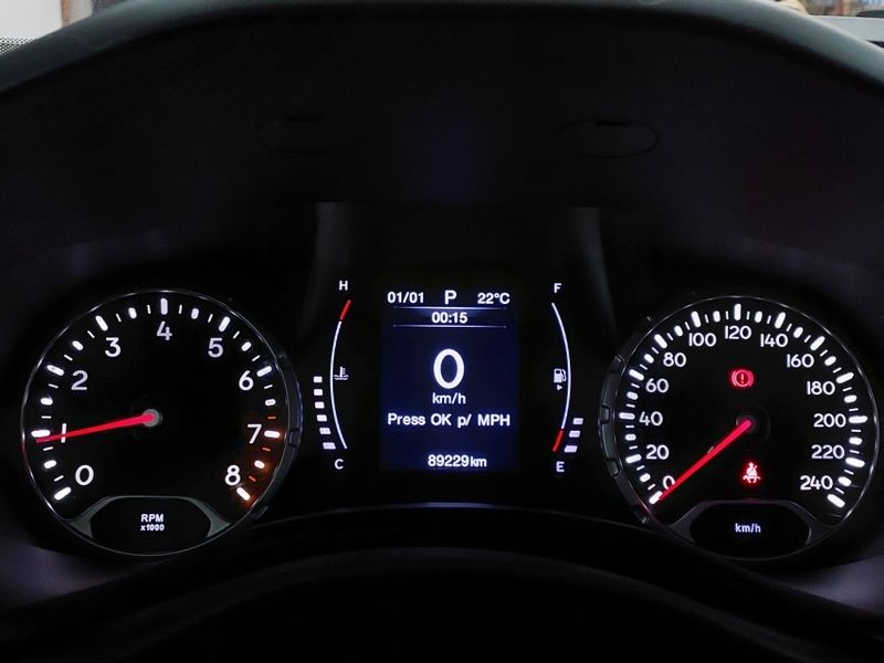 JEEP RENEGADE 1.8 16V FLEX SPORT 4P AUTOMÁTICO 2019/2019 BETIOLO NOVOS E SEMINOVOS LAJEADO / Carros no Vale