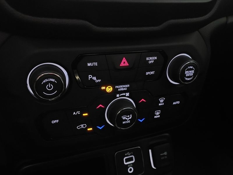 JEEP RENEGADE 1.8 16V FLEX SPORT 4P AUTOMÁTICO 2021/2021 BETIOLO NOVOS E SEMINOVOS LAJEADO / Carros no Vale
