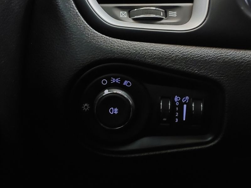 JEEP RENEGADE 1.8 16V FLEX SPORT 4P AUTOMÁTICO 2019/2019 BETIOLO NOVOS E SEMINOVOS LAJEADO / Carros no Vale