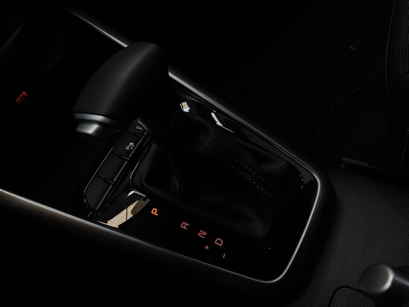 KIA STONIC 1.0 TGDI MHEV SX AUTOMÁTICO 2023/2024 BETIOLO NOVOS E SEMINOVOS LAJEADO / Carros no Vale