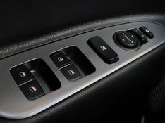 KIA STONIC 1.0 TGDI MHEV SX AUTOMÁTICO 2023/2024 BETIOLO NOVOS E SEMINOVOS LAJEADO / Carros no Vale