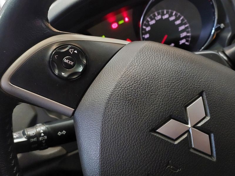 Mitsubishi ASX 2.0 4X2 16V GASOLINA 4P MANUAL 2013/2014 BETIOLO NOVOS E SEMINOVOS LAJEADO / Carros no Vale