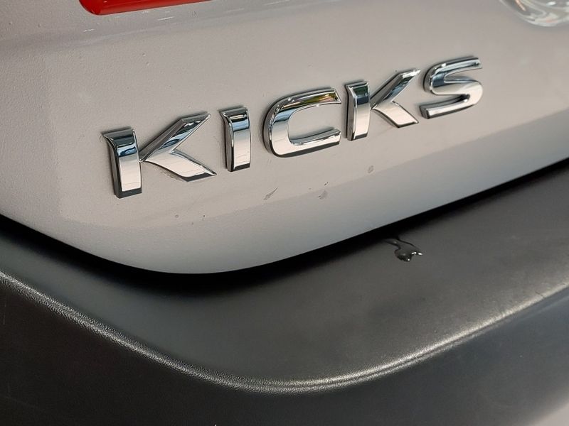 Nissan KICKS 1.6 16V FLEXSTART SV 4P XTRONIC 2018/2018 BETIOLO NOVOS E SEMINOVOS LAJEADO / Carros no Vale