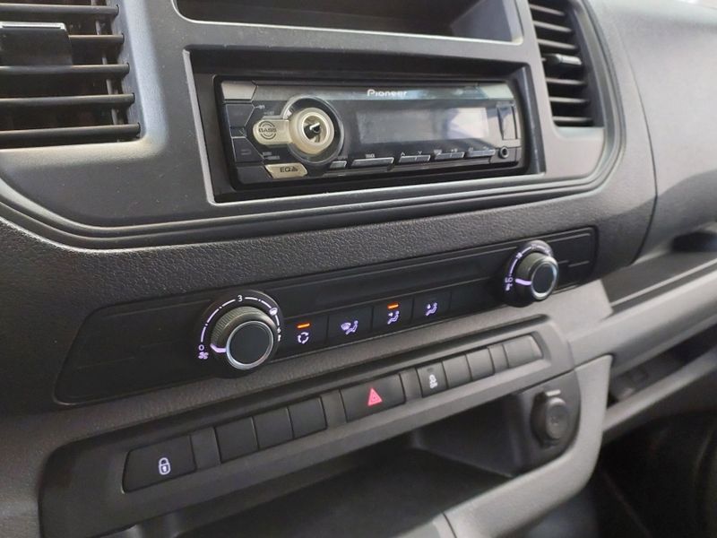 Peugeot EXPERT 1.6 BLUEHDI DIESEL BUSINESS MANUAL 2018/2018 BETIOLO NOVOS E SEMINOVOS LAJEADO / Carros no Vale