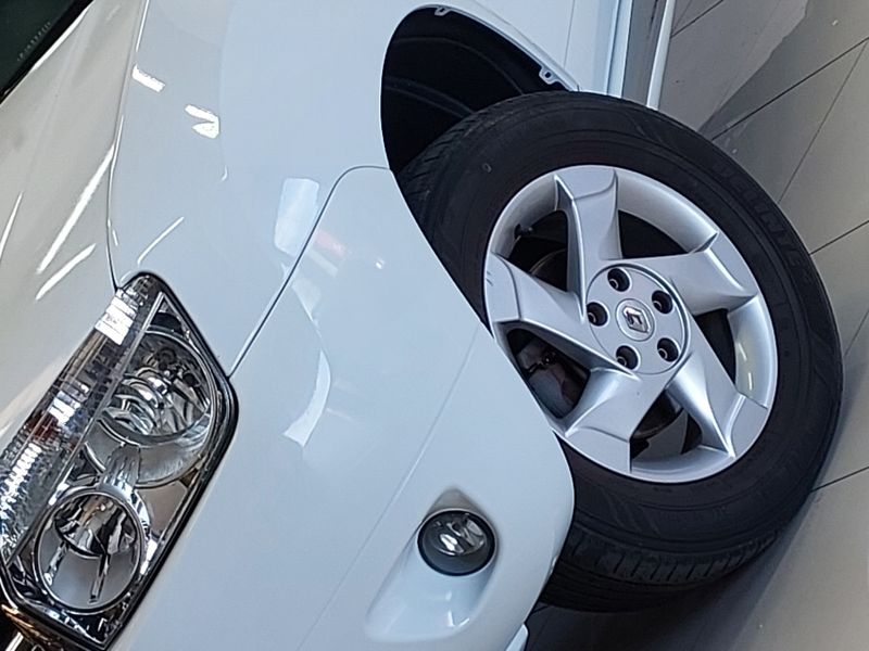 Renault DUSTER 1.6 DYNAMIQUE 4X2 16V FLEX 4P MANUAL 2014/2015 BETIOLO NOVOS E SEMINOVOS LAJEADO / Carros no Vale