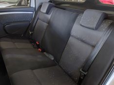 Renault LOGAN 1.0 EXPRESSION 16V FLEX 4P MANUAL 2010/2011 BETIOLO NOVOS E SEMINOVOS LAJEADO / Carros no Vale