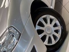 Renault LOGAN 1.0 EXPRESSION 16V FLEX 4P MANUAL 2010/2011 BETIOLO NOVOS E SEMINOVOS LAJEADO / Carros no Vale