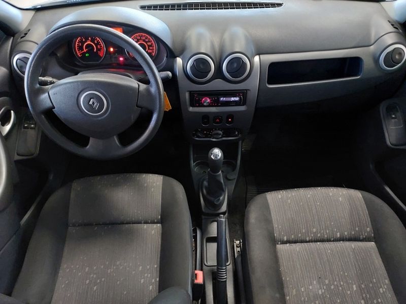 Renault LOGAN 1.0 EXPRESSION 16V FLEX 4P MANUAL 2010/2011 BETIOLO NOVOS E SEMINOVOS LAJEADO / Carros no Vale