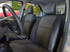 Renault LOGAN 1.0 EXPRESSION 16V FLEX 4P MANUAL 2010/2011 BETIOLO NOVOS E SEMINOVOS LAJEADO / Carros no Vale