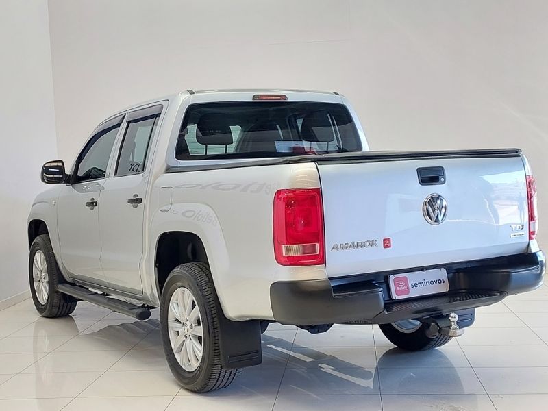 Volkswagen AMAROK 2.0 S 4X4 CD 16V TURBO INTERCOOLER DIESEL 4P MANUAL 2014/2015 BETIOLO NOVOS E SEMINOVOS LAJEADO / Carros no Vale