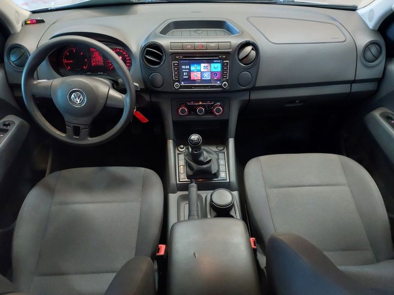 Volkswagen AMAROK 2.0 S 4X4 CD 16V TURBO INTERCOOLER DIESEL 4P MANUAL 2014/2015 BETIOLO NOVOS E SEMINOVOS LAJEADO / Carros no Vale
