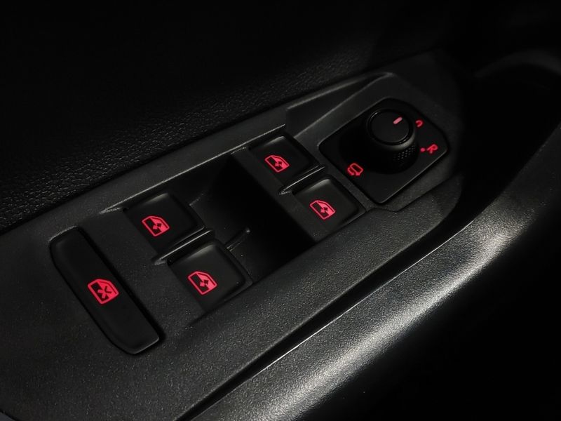 Volkswagen NIVUS 1.0 200 TSI TOTAL FLEX HIGHLINE AUTOMÁTICO 2022/2022 BETIOLO NOVOS E SEMINOVOS LAJEADO / Carros no Vale