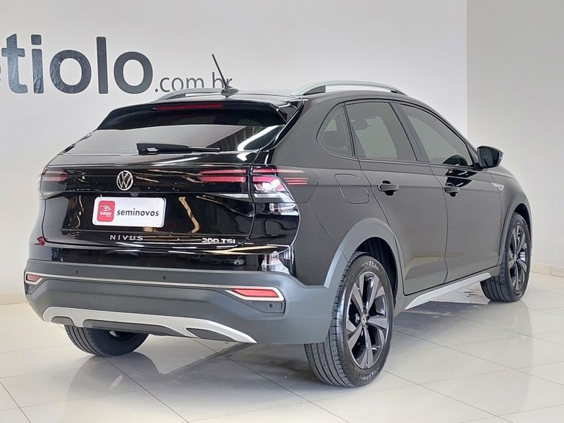Volkswagen NIVUS 1.0 200 TSI TOTAL FLEX HIGHLINE AUTOMÁTICO 2022/2022 BETIOLO NOVOS E SEMINOVOS LAJEADO / Carros no Vale