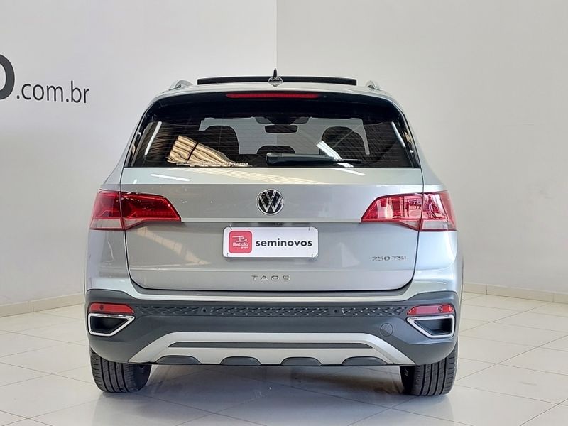 Volkswagen TAOS 1.4 250 TSI TOTAL FLEX HIGHLINE AUTOMÁTICO 2023/2023 BETIOLO NOVOS E SEMINOVOS LAJEADO / Carros no Vale