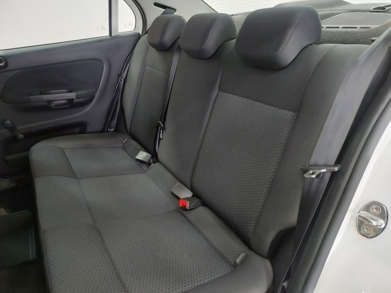 Volkswagen VOYAGE 1.0 12V MPI TOTALFLEX 4P MANUAL 2022/2023 BETIOLO NOVOS E SEMINOVOS LAJEADO / Carros no Vale