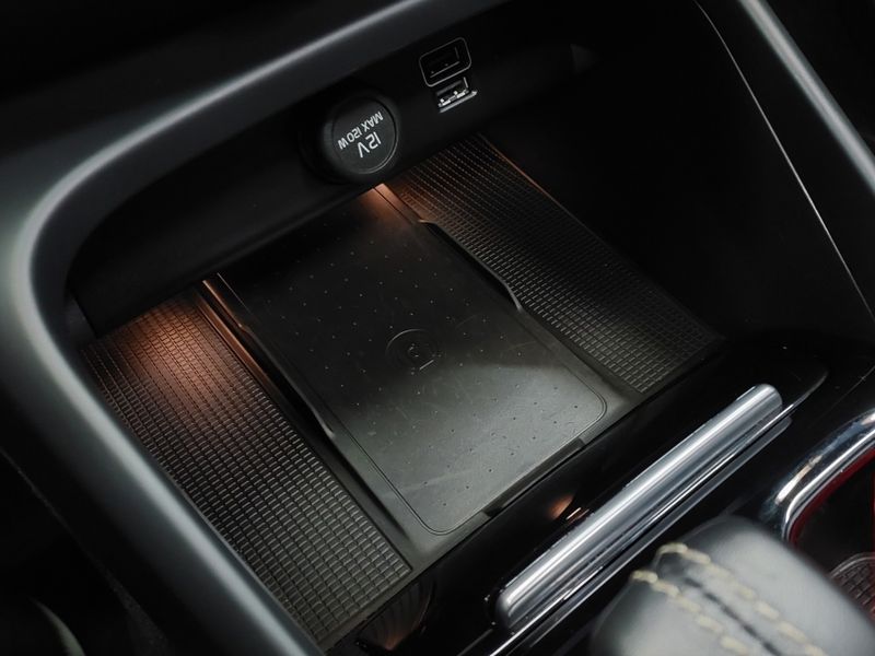 Volvo XC40 1.5 T5 RECHARGE R-DESIGN GEARTRONIC 2021/2021 BETIOLO NOVOS E SEMINOVOS LAJEADO / Carros no Vale