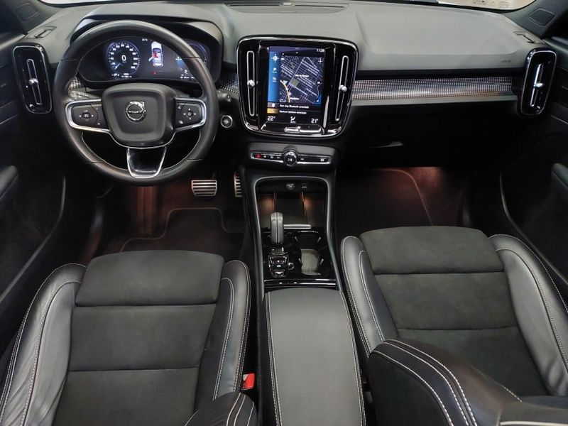 Volvo XC40 1.5 T5 RECHARGE R-DESIGN GEARTRONIC 2021/2021 BETIOLO NOVOS E SEMINOVOS LAJEADO / Carros no Vale