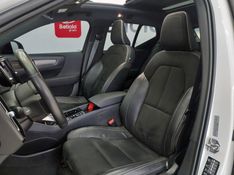 Volvo XC40 1.5 T5 RECHARGE R-DESIGN GEARTRONIC 2021/2021 BETIOLO NOVOS E SEMINOVOS LAJEADO / Carros no Vale