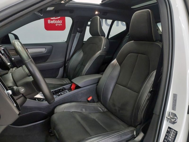 Volvo XC40 1.5 T5 RECHARGE R-DESIGN GEARTRONIC 2021/2021 BETIOLO NOVOS E SEMINOVOS LAJEADO / Carros no Vale