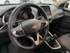 Chevrolet Onix 10 Lt2 2023/2024 SIM AUTOMÓVEIS ROLANTE / Carros no Vale