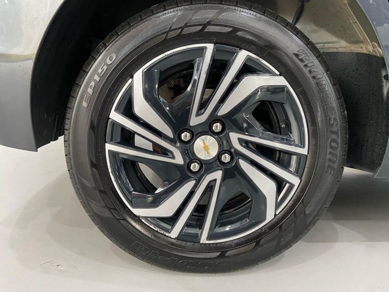 Chevrolet Onix 10 Lt2 2023/2024 SIM AUTOMÓVEIS ROLANTE / Carros no Vale