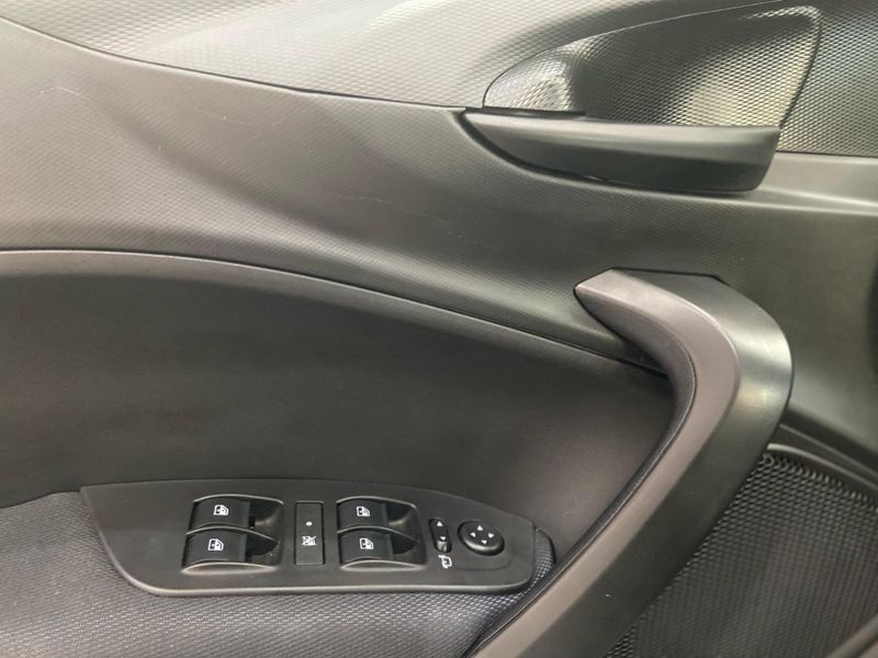 Fiat Argo Trekking 1.3 2022/2022 SIM AUTOMÓVEIS ROLANTE / Carros no Vale