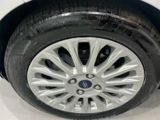 Ford Fiesta 1.6tit 2014/2015 SIM AUTOMÓVEIS ROLANTE / Carros no Vale