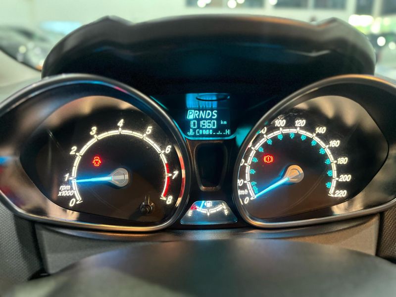 Ford Fiesta 1.6tit 2014/2015 SIM AUTOMÓVEIS ROLANTE / Carros no Vale