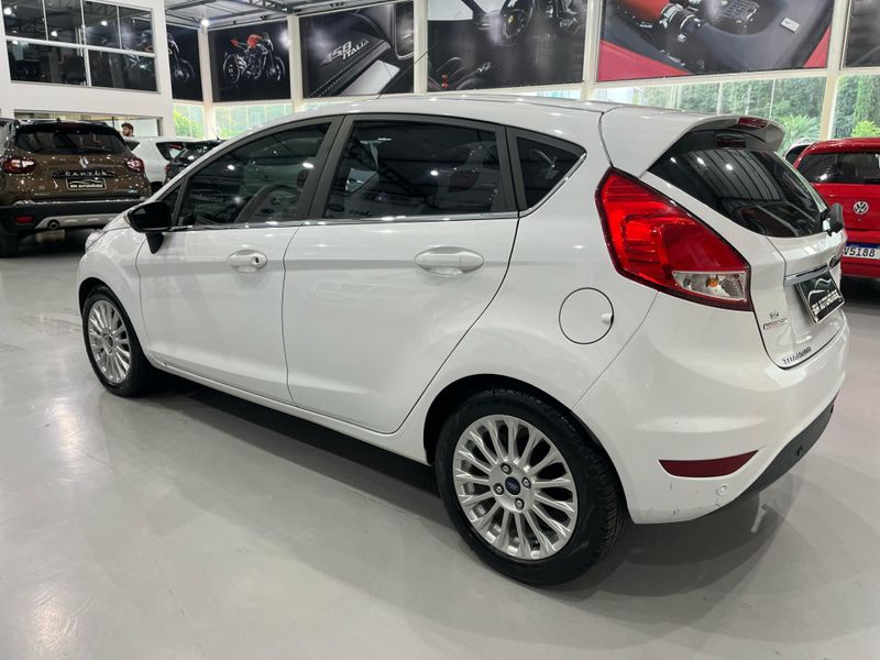 Ford Fiesta 1.6tit 2014/2015 SIM AUTOMÓVEIS ROLANTE / Carros no Vale