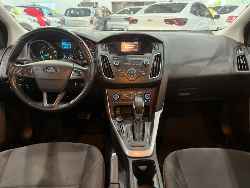 Ford Focus Se 2.0 Sc 2017/2018 SIM AUTOMÓVEIS ROLANTE / Carros no Vale