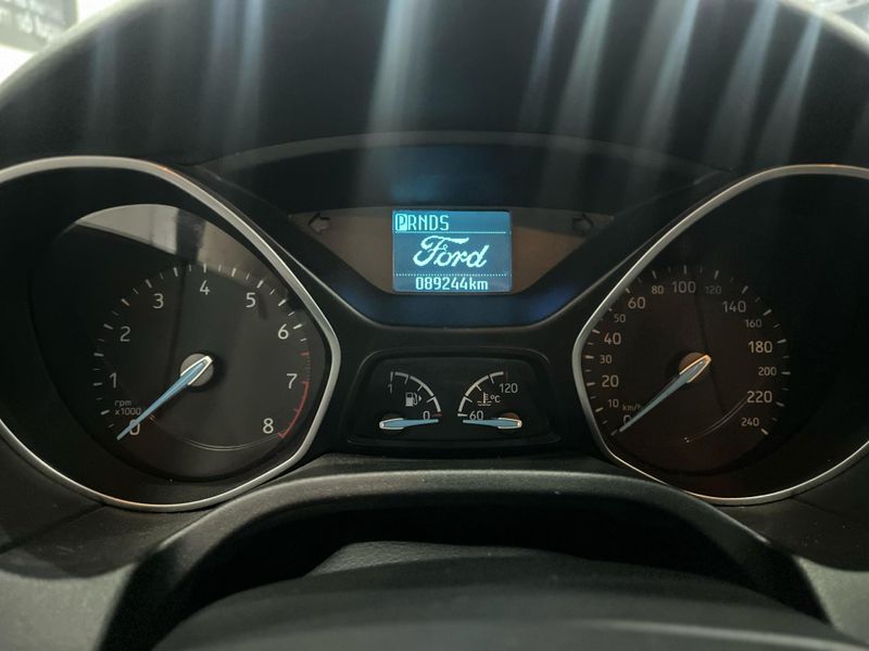 Ford Focus Se 2.0 Sc 2017/2018 SIM AUTOMÓVEIS ROLANTE / Carros no Vale