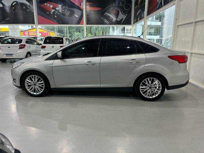 Ford Focus Se 2.0 Sc 2017/2018 SIM AUTOMÓVEIS ROLANTE / Carros no Vale