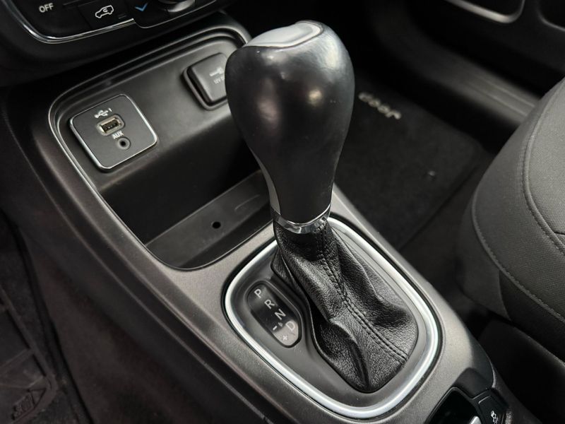 Jeep Compass 2.0 16v Sport 2020/2020 SIM AUTOMÓVEIS ROLANTE / Carros no Vale