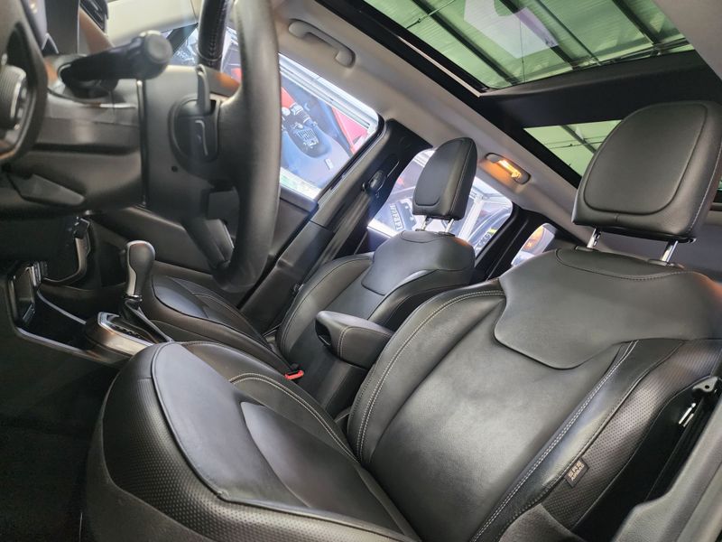 Jeep Renegade 1.8 16v Limited 2021/2021 SIM AUTOMÓVEIS ROLANTE / Carros no Vale