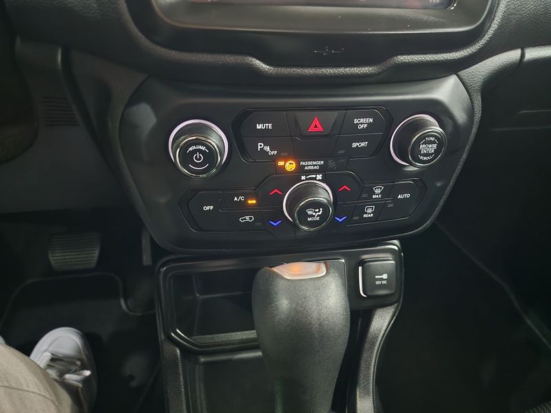 Jeep Renegade Longitude 1.8 2021/2021 SIM AUTOMÓVEIS ROLANTE / Carros no Vale