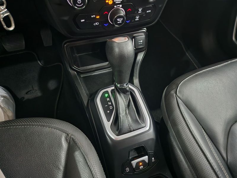 Jeep Renegade Longitude 1.8 2021/2021 SIM AUTOMÓVEIS ROLANTE / Carros no Vale