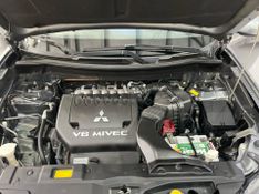 Mitsubishi Outlander 3.0 Gt 2014/2015 SIM AUTOMÓVEIS ROLANTE / Carros no Vale