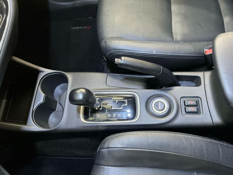 Mitsubishi Outlander 3.0 Gt 2014/2015 SIM AUTOMÓVEIS ROLANTE / Carros no Vale