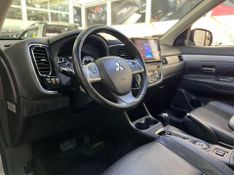 Mitsubishi Outlander 3.0 Gt 2014/2015 SIM AUTOMÓVEIS ROLANTE / Carros no Vale