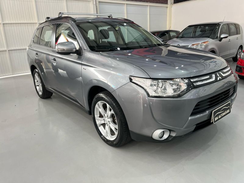 Mitsubishi Outlander 3.0 Gt 2014/2015 SIM AUTOMÓVEIS ROLANTE / Carros no Vale