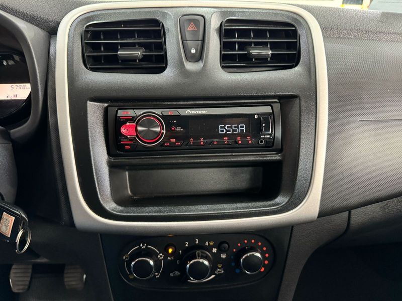 Renault Sandero 1.0 12v Sce Authentique 2017/2018 SIM AUTOMÓVEIS ROLANTE / Carros no Vale