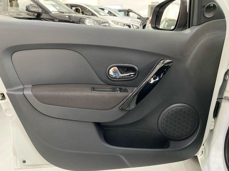 Renault Sandero Zen 1.0 2019/2020 SIM AUTOMÓVEIS ROLANTE / Carros no Vale