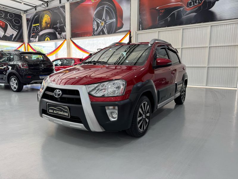 Toyota Etios 1.5 Cross 2016/2017 SIM AUTOMÓVEIS ROLANTE / Carros no Vale