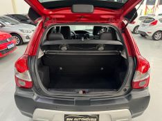 Toyota Etios 1.5 Cross 2016/2017 SIM AUTOMÓVEIS ROLANTE / Carros no Vale