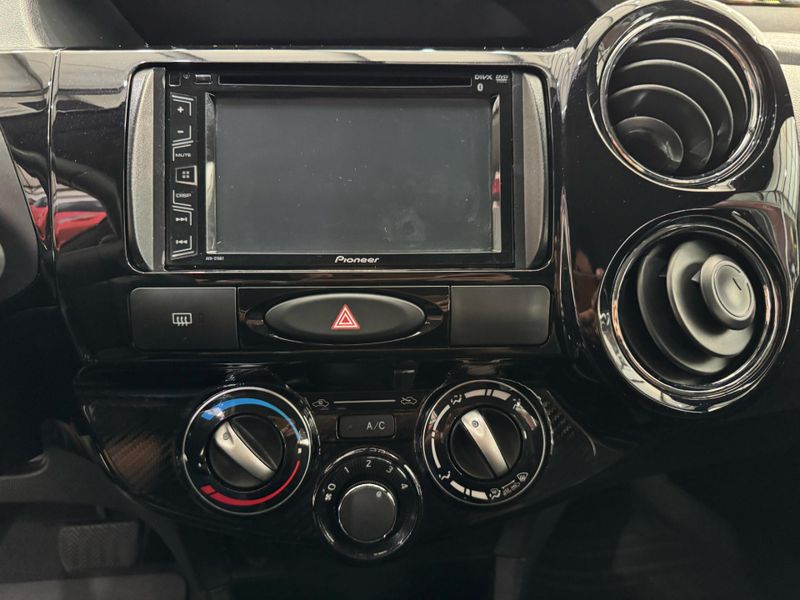 Toyota Etios 1.5 Cross 2016/2017 SIM AUTOMÓVEIS ROLANTE / Carros no Vale