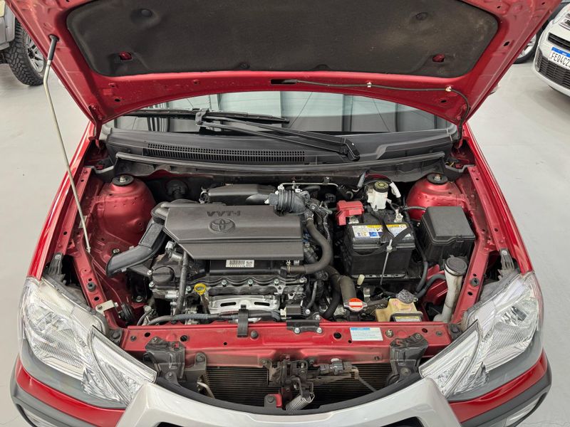 Toyota Etios 1.5 Cross 2016/2017 SIM AUTOMÓVEIS ROLANTE / Carros no Vale