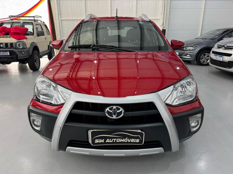 Toyota Etios 1.5 Cross 2016/2017 SIM AUTOMÓVEIS ROLANTE / Carros no Vale